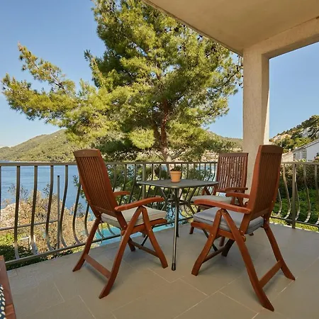 Apartment Mljet 4 - Seafront *